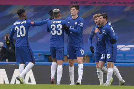 NBA球员数据榜：东契奇得分领先,