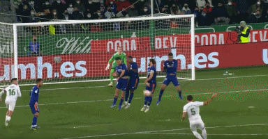 约基奇39+10+10统治战局！掘金擒雄鹿稳固西部第三，湖人快船高歌猛进，勇士跌至第7！