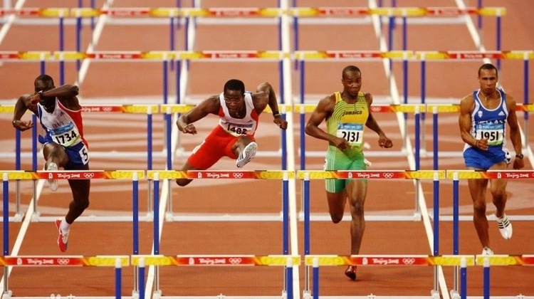 因涉嫌种族主义与性别歧视，费城联合体育总监已被停职